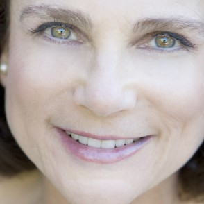 Tovah Feldshuh Tovah Feldshuh